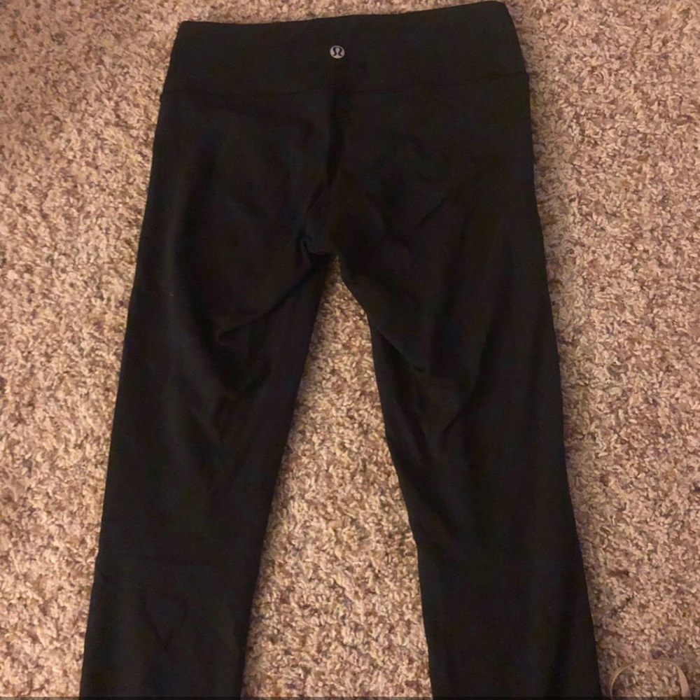 ****S O L D**** Lululemon Wunder Under Crops